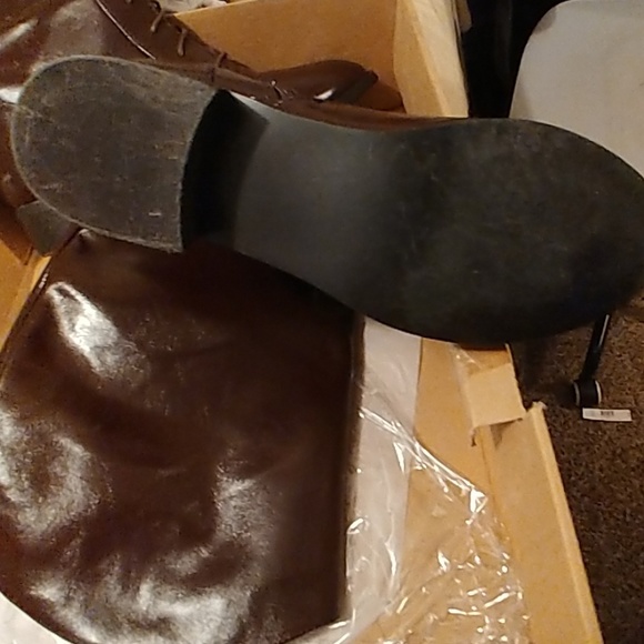 Boots - Picture 4 of 5